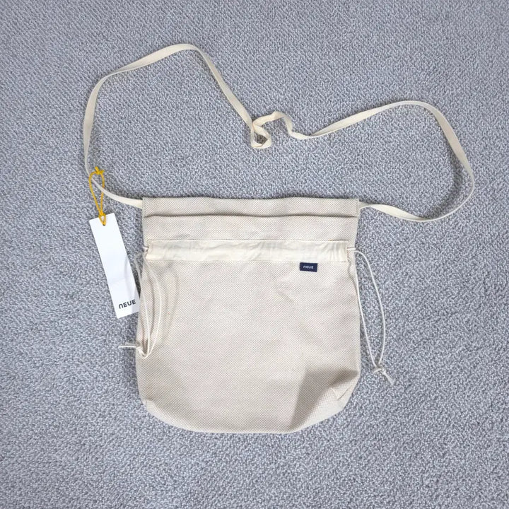 [SOLD OUT] [새상품] 노이에(NEUE) 캔버스 스트링백 복조리 크로스백 가방
