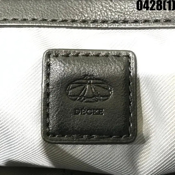 [SOLD OUT] DECKE 블랙 셔링 플랩 토트백