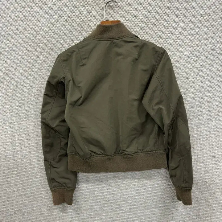 [BUNJANG] Uniqlo Carine Roitfeld Cropped Bomber Jacket M / 유니클로 카린로이펠트 크롭 항공점퍼 M D00147