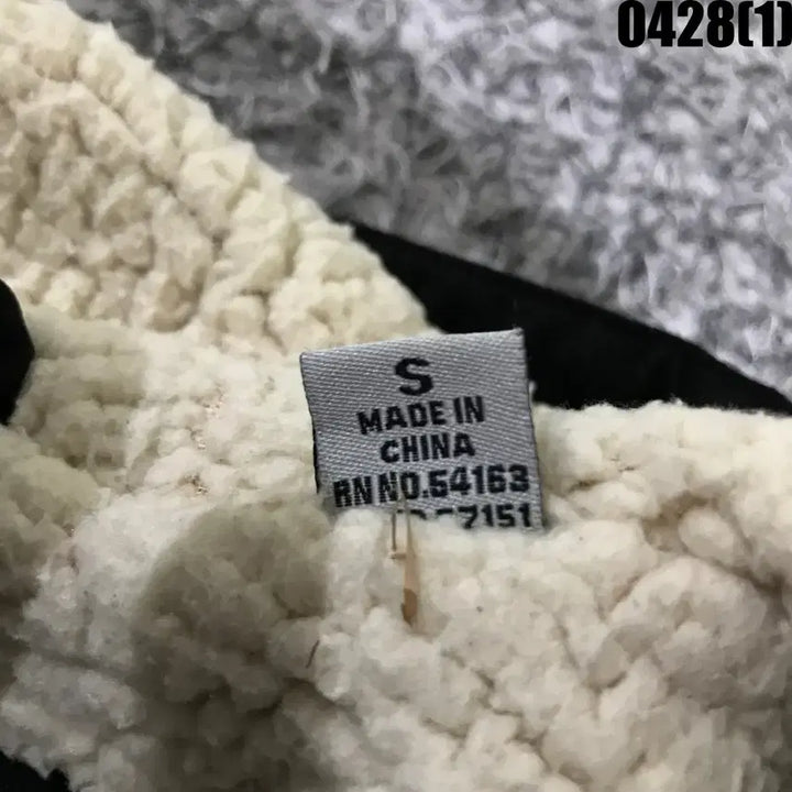 [BUNJANG] 리바이스 블랙 후드 털 안감 코트 s / 리바이스 블랙 후드 털 안감 코트 s
