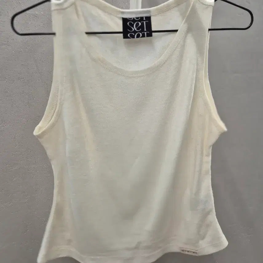 [BUNJANG] SETSETSET Ivory Sleeveless Top / SETSETSET 아이보리 슬리브리스 FREE