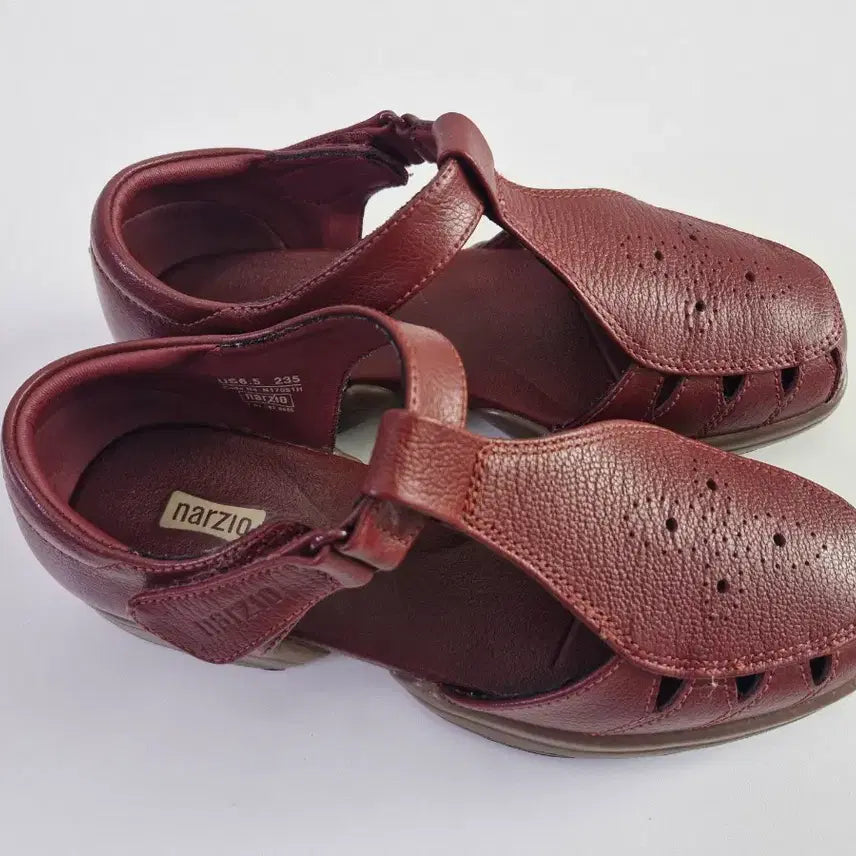 [SOLD OUT] narzio 버건디 가죽 샌들입니다 사이즈235