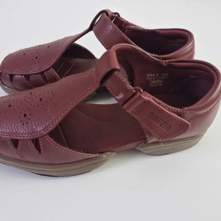 [SOLD OUT] narzio 버건디 가죽 샌들입니다 사이즈235