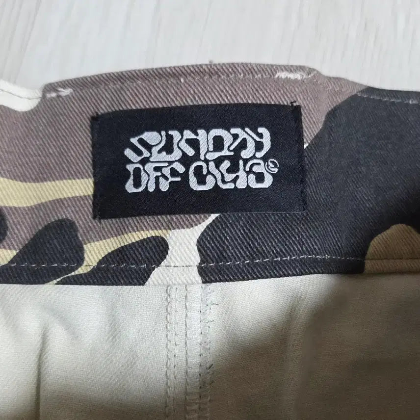 [BUNJANG] Sunday Off Club Camouflage Cargo Pants / (착샷) 선데이오프클럽 카모플라주 카고 팬츠