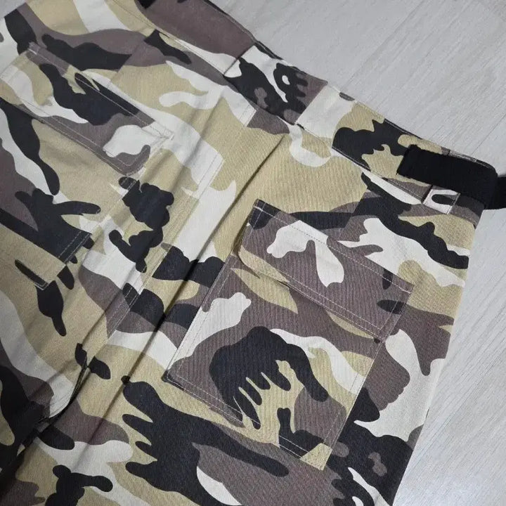 [BUNJANG] Sunday Off Club Camouflage Cargo Pants / (착샷) 선데이오프클럽 카모플라주 카고 팬츠