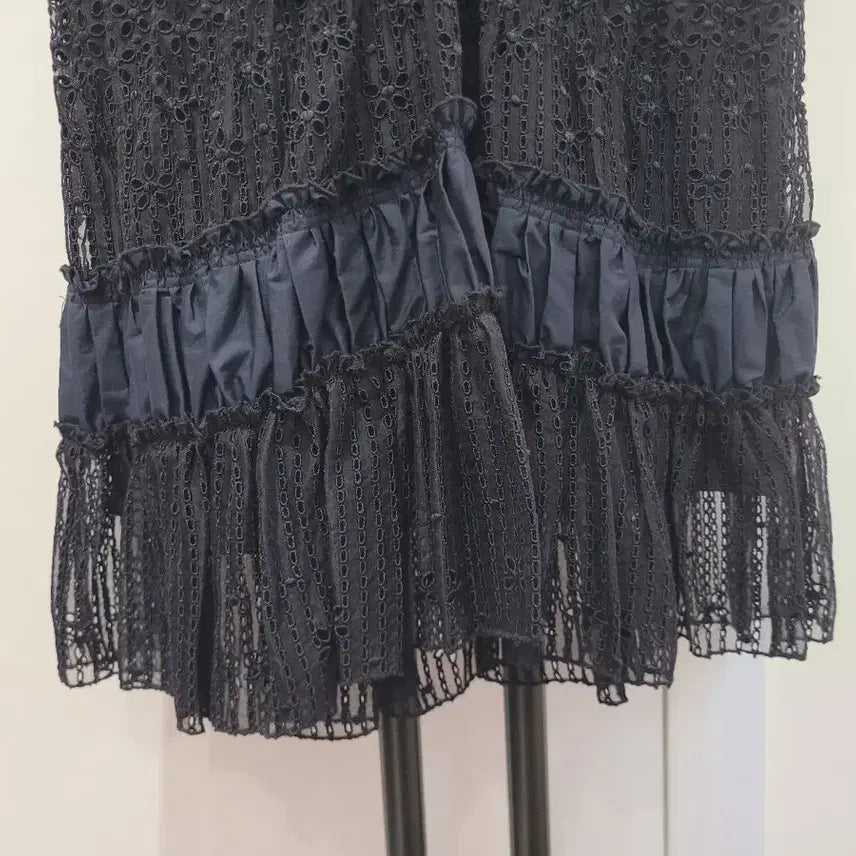 [BUNJANG] 타쿤 THAKOON 블랙 레이스 민소매 원피스 55사이즈 / 타쿤 THAKOON 블랙 레이스 민소매 원피스 55사이즈