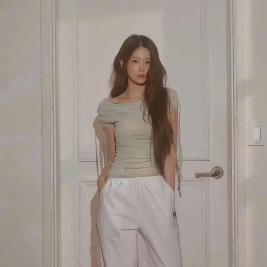 [SOLD OUT] 뉴얼린 Meow Summer draping shrring 보트넥