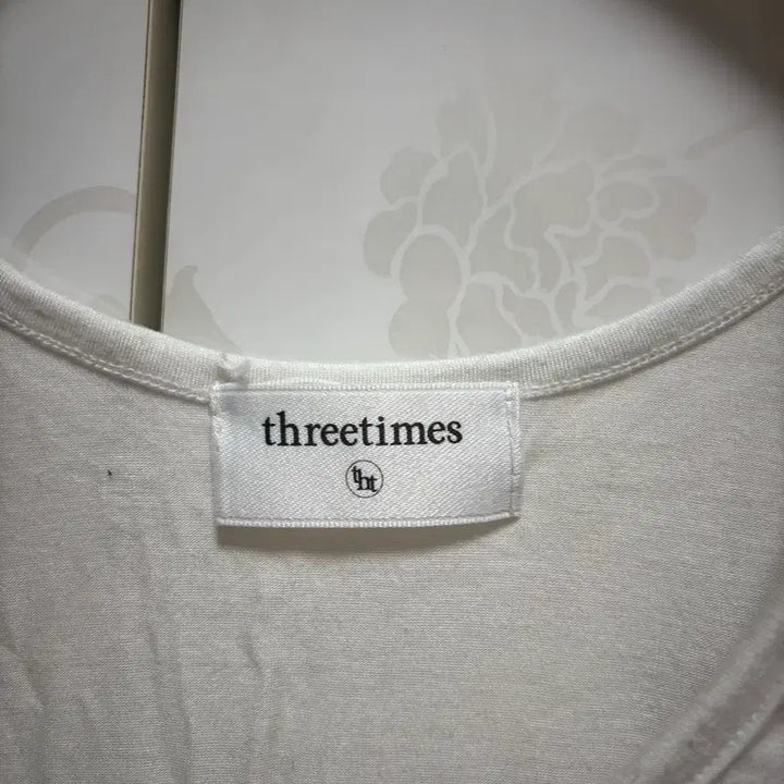 [BUNJANG] 쓰리타임즈 threetimes 크롭티 화이트 반팔 티셔츠 / 쓰리타임즈 threetimes 크롭티 화이트 반팔 티셔츠