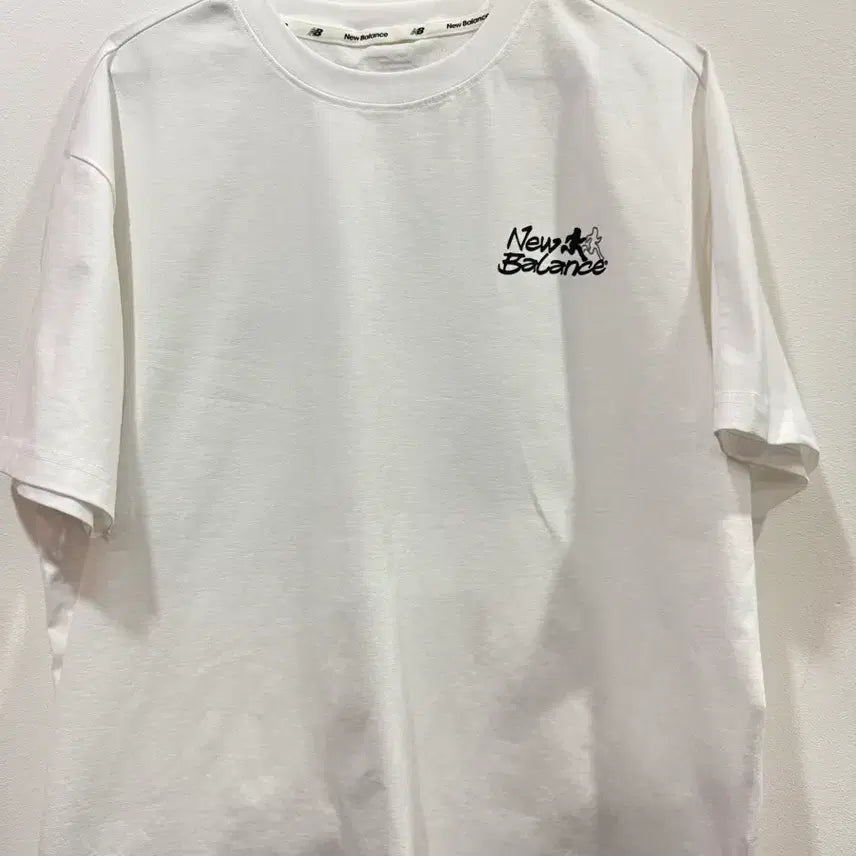 [SOLD OUT] 뉴발란스 화이트 로고 반팔 티셔츠