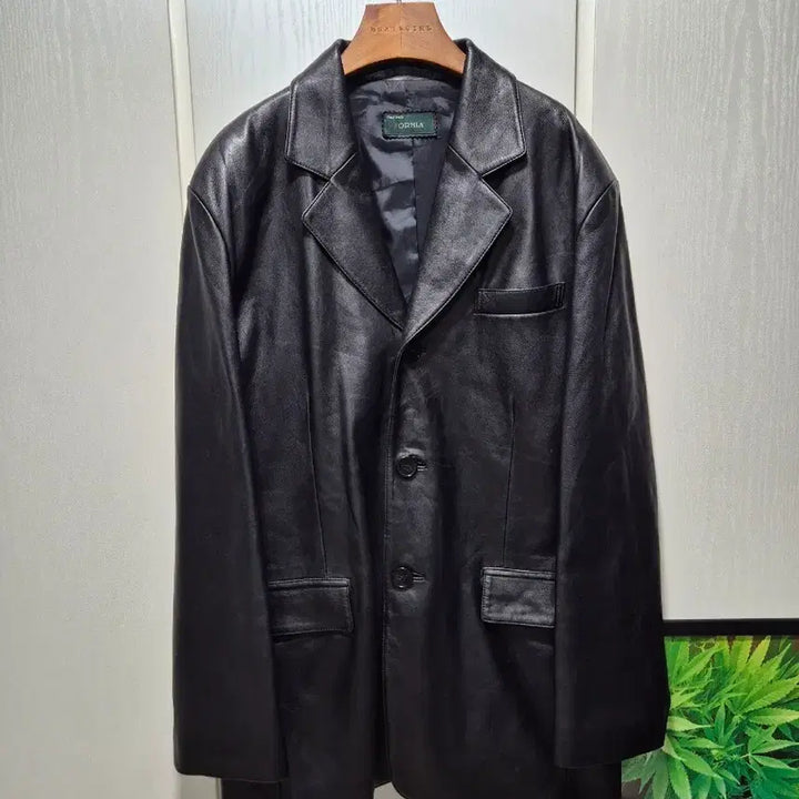 [SOLD OUT] (타임세일)VTG. FORMIA 포미아 블랙 양가죽 자켓
