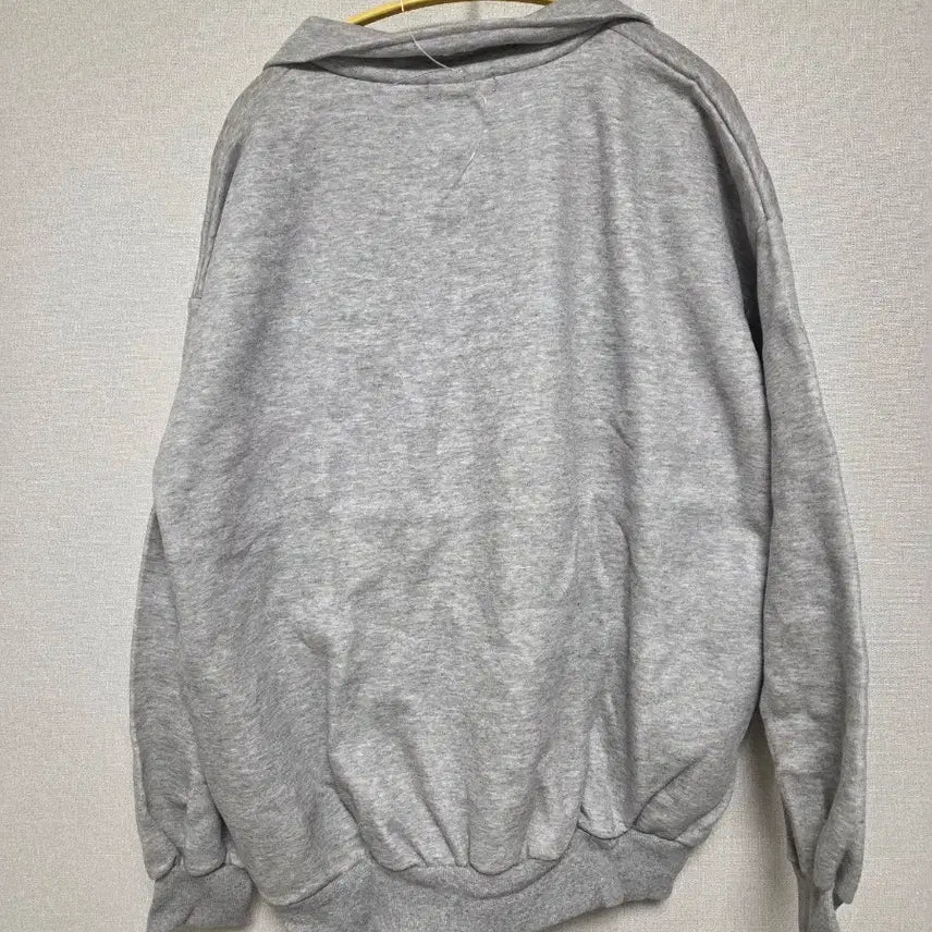 [BUNJANG] Unisex Gray Manhattan Lettering Sweatshirt / 남녀공용 그레이 맨투맨