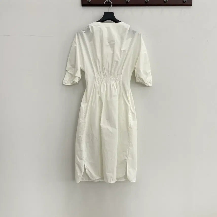 [SOLD OUT] 타임 포스트모던 여성66 화이트 지퍼형 반팔 원피스