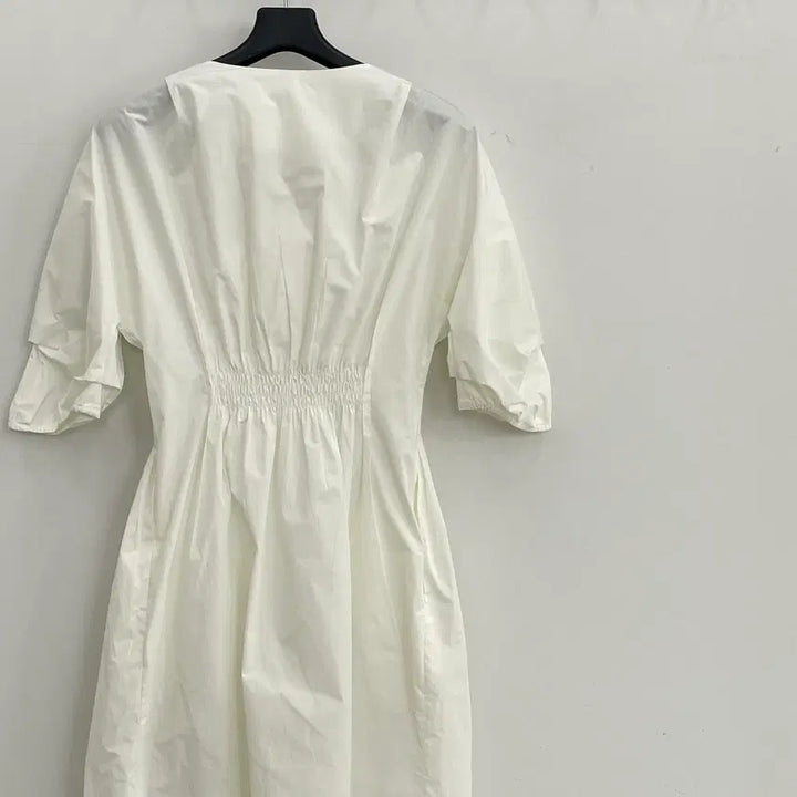 [SOLD OUT] 타임 포스트모던 여성66 화이트 지퍼형 반팔 원피스