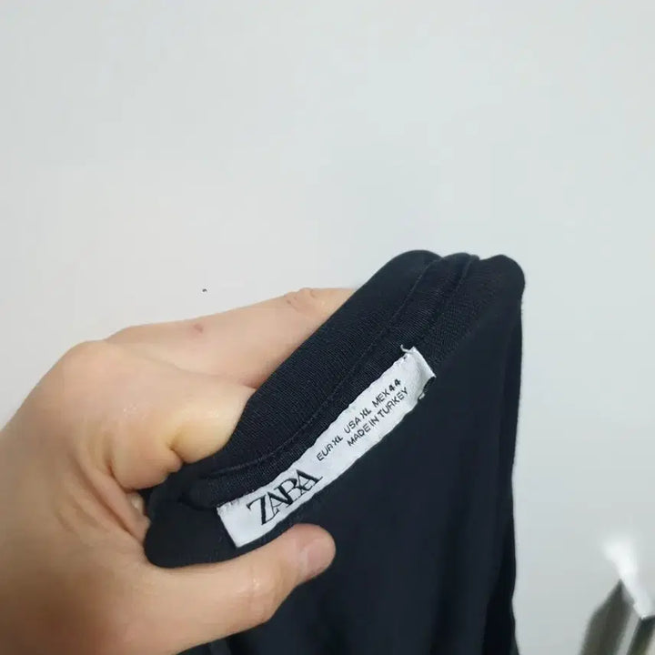 [BUNJANG] 자라 남성반팔티105 남성티셔츠105 남성블랙반팔티105 / 자라 남성반팔티105 남성티셔츠105 남성블랙반팔티105