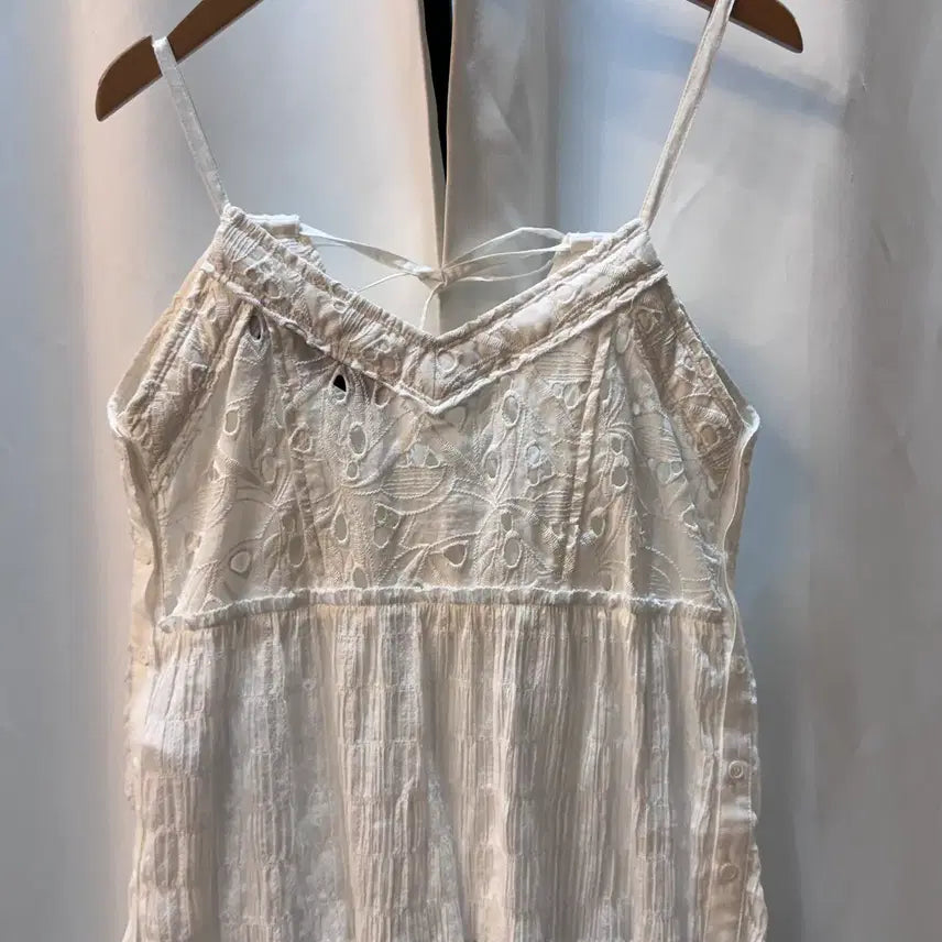 [BUNJANG] IRO PARIS (이로 파리) 레이스 슬리브리스 블라우스 A322 / IRO PARIS (이로 파리) 레이스 슬리브리스 블라우스 A322