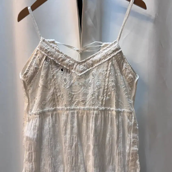 [BUNJANG] IRO PARIS (이로 파리) 레이스 슬리브리스 블라우스 A322 / IRO PARIS (이로 파리) 레이스 슬리브리스 블라우스 A322