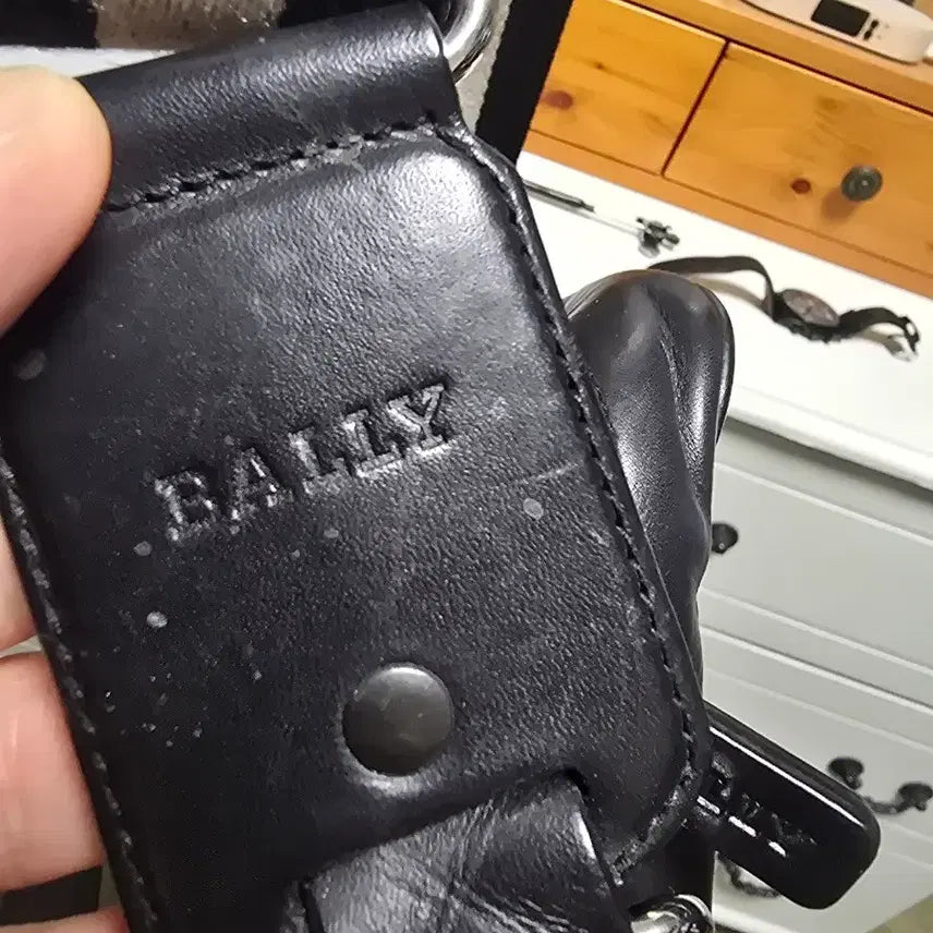 [BUNJANG] BALLY 발리 블랙 가죽 크로스백 / BALLY 발리 블랙 가죽 크로스백