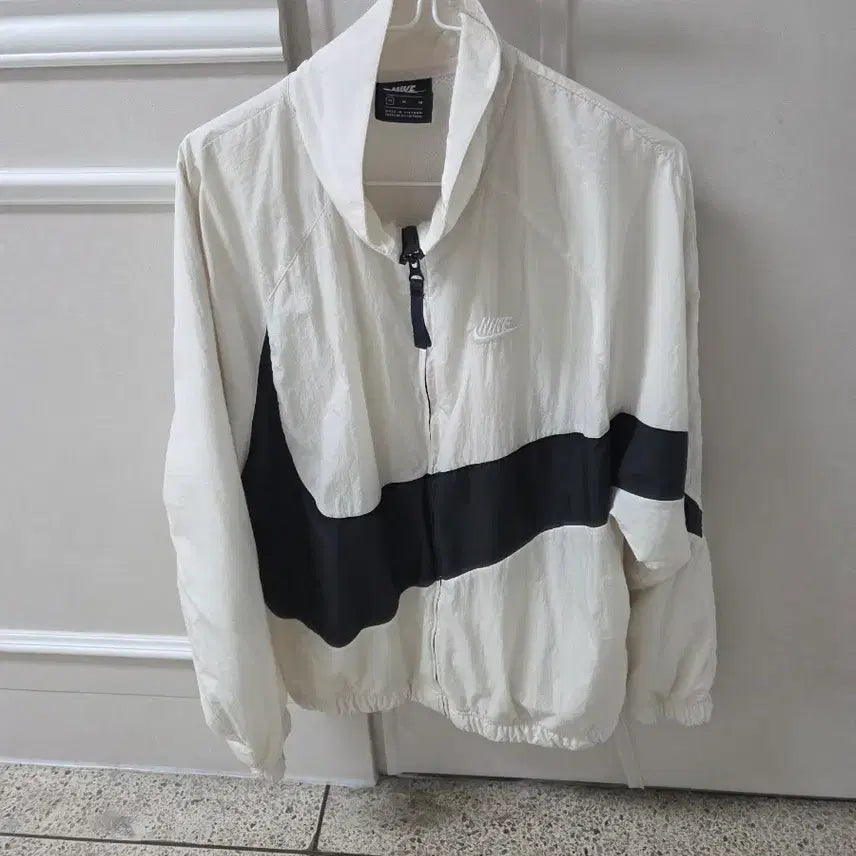[SOLD OUT] 나이키 빅스우시 바람막이 m