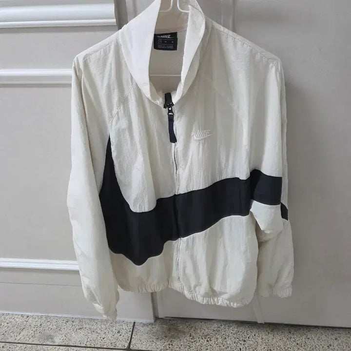 [SOLD OUT] 나이키 빅스우시 바람막이 m