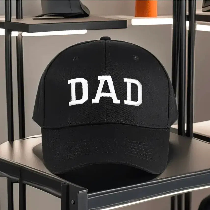 [BUNJANG] DAD MOM 커플 볼캡 블랙/화이트 2개 1세트 / DAD MOM 커플 볼캡 블랙/화이트 2개 1세트