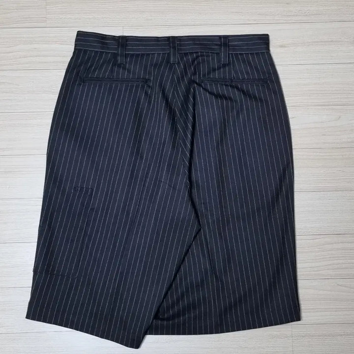 [BUNJANG] 인세인개러지 테일러드 핀 스트라이프 쇼츠 브라운 1size / 인세인개러지 테일러드 핀 스트라이프 쇼츠 브라운 1size