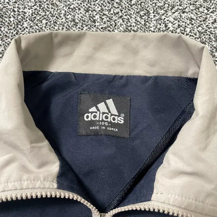 [SOLD OUT] 빈티지9. 아디다스 올드스쿨 빈티지 바람막이 점퍼 네이비 베이지 배색