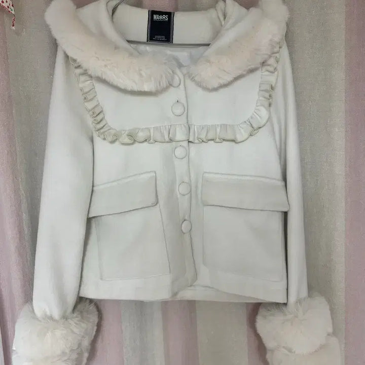 [SOLD OUT] 마즈 사키마루짱 콜라보 숏 코트 아이보리 정품 판매합니다!