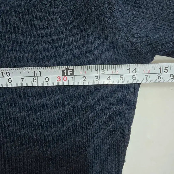 [SOLD OUT] 띠어리 블랙 반팔 카라 니트m