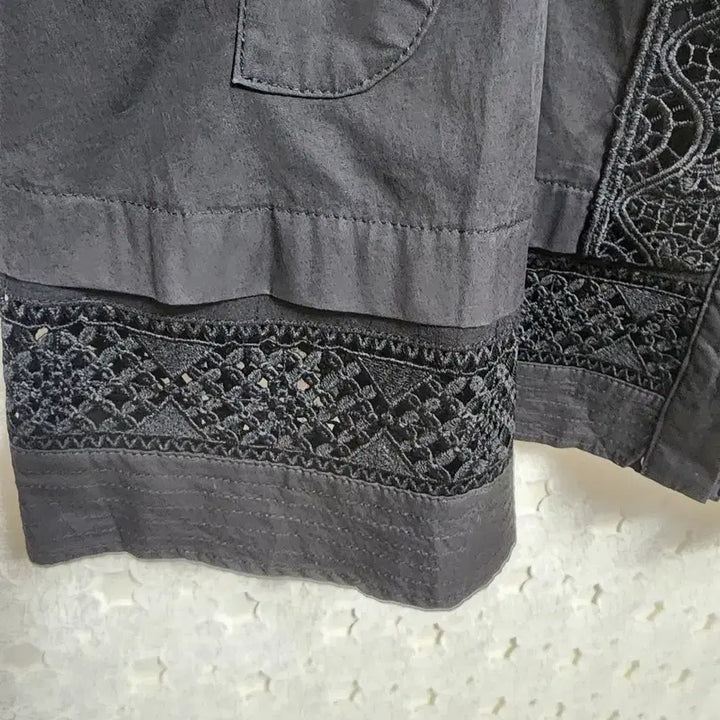 [SOLD OUT] 블랙 펀칭자수 셔츠 여성55~66