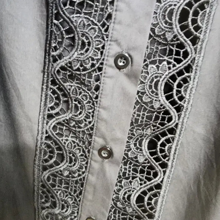 [SOLD OUT] 블랙 펀칭자수 셔츠 여성55~66