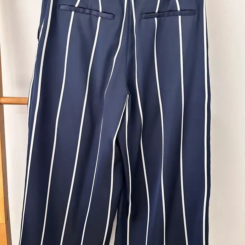 [BUNJANG] Theory Luxe Stripe Wide 7/8 Pants / 띠어리 럭스 스트라이프 와이드 7부 팬츠
