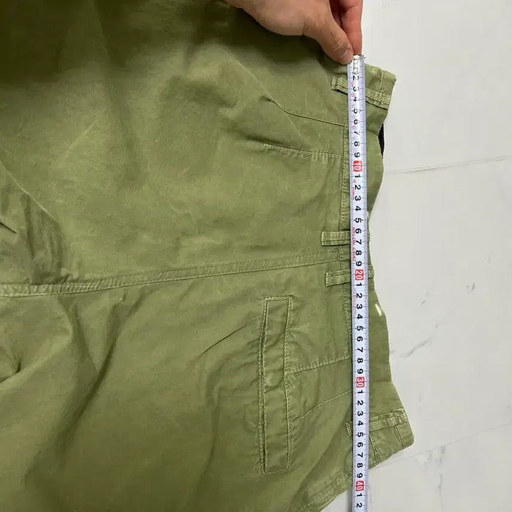 [SOLD OUT] [새상품급,32사이즈(허리수선)] 스톤아일랜드 쇼츠 카키 팝니다