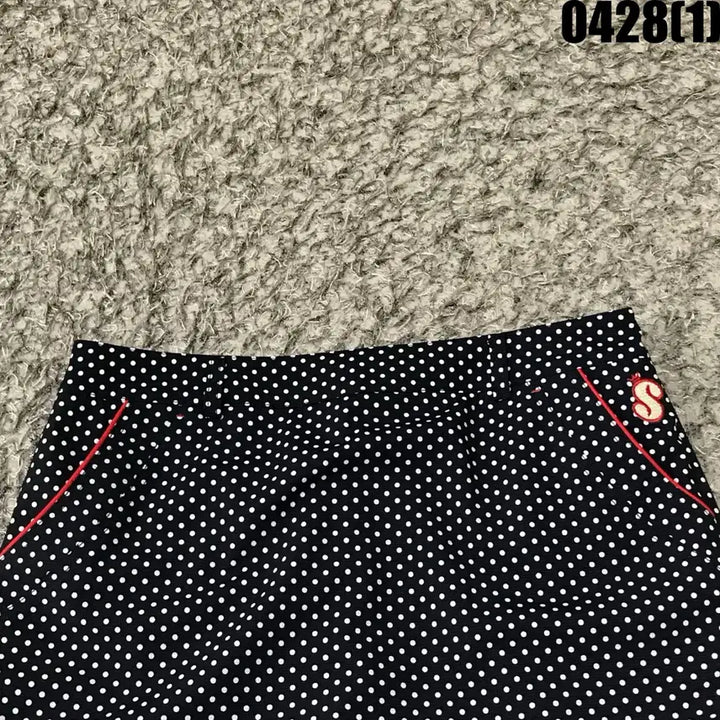 [BUNJANG] 세사미 스트리트 블랙 땡땡이 스커트 S 자수 포인트 / 세사미 스트리트 블랙 땡땡이 스커트 S 자수 포인트