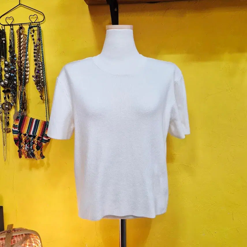 [BUNJANG] H&amp;M 화이트 반팔 니트 티셔츠 / H&amp;M 화이트 반팔 니트 티셔츠