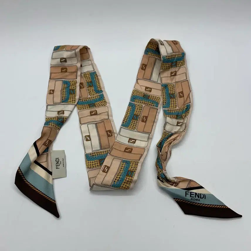 [SOLD OUT] 267001418 펜디 FF 로마 트윌리 스카프
