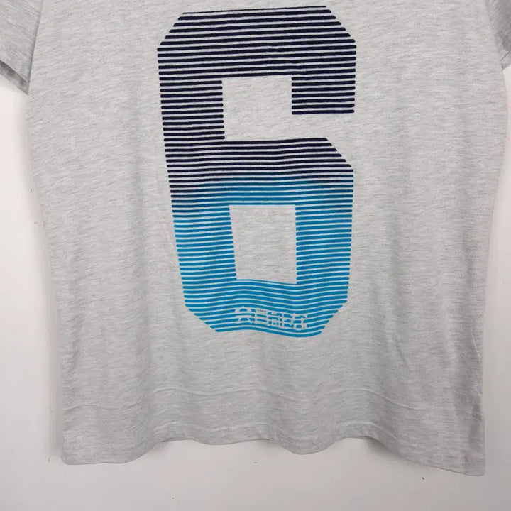 [SOLD OUT] [100-105] 슈퍼드라이 그레이 그래픽 반팔 티셔츠