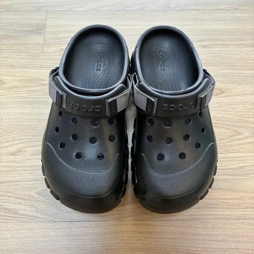 [SOLD OUT] 크록스 클래식 클로그 (260mm, M7, W9)판매합니다.