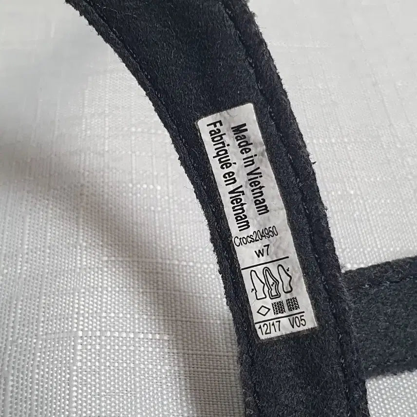 [SOLD OUT] 240mm 크록스 레이2 크로스 스트랩 앵클 웨지 블랙 W7