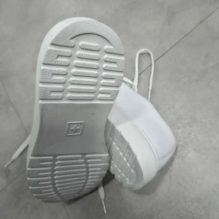 [BUNJANG] Dr. Martens Alexey Silver Metal Toe Cap Boots / 닥터 마틴 알렉세이 실버 메탈 토캡 260