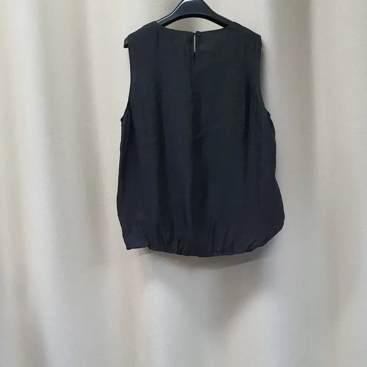 [BUNJANG] Kim Seo Ryong Sleeveless Blouse / 김서룡 민소매 슬리블리스 블라우스