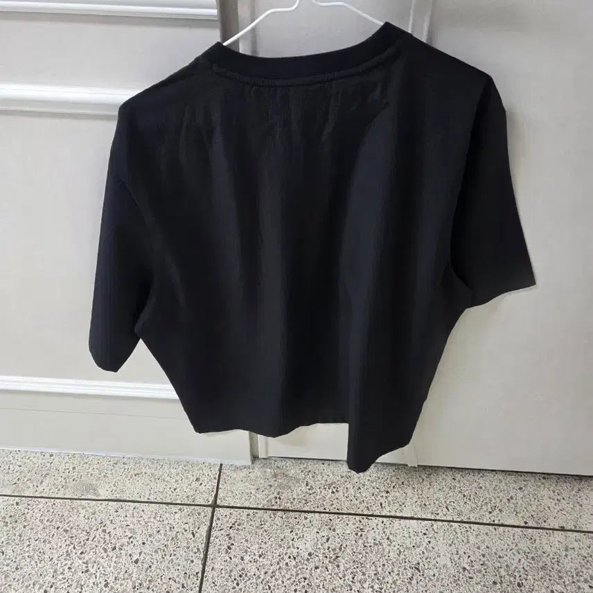 [BUNJANG] 미즈노 블랙 시어서커 반팔 티셔츠 110 / 미즈노 블랙 시어서커 반팔 티셔츠 110