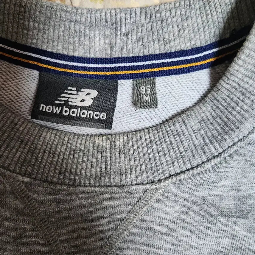 [BUNJANG] New Balance T-shirt / 여 뉴발란스 티셔츠ㅡ ㅡ95