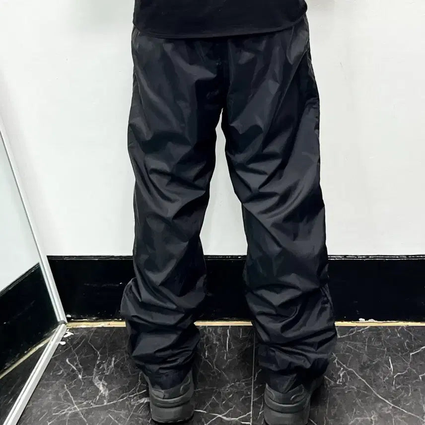 [BUNJANG] Adidas 00s Shiny Black Track Pants / 아디다스 00s 유광 블랙 삼선 트랙팬츠