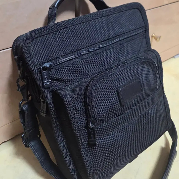[SOLD OUT] 투미 정품 알파브라보 크로스바디