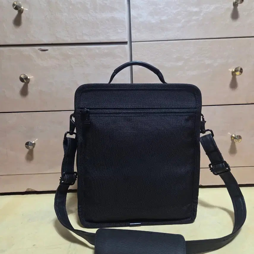 [SOLD OUT] 투미 정품 알파브라보 크로스바디