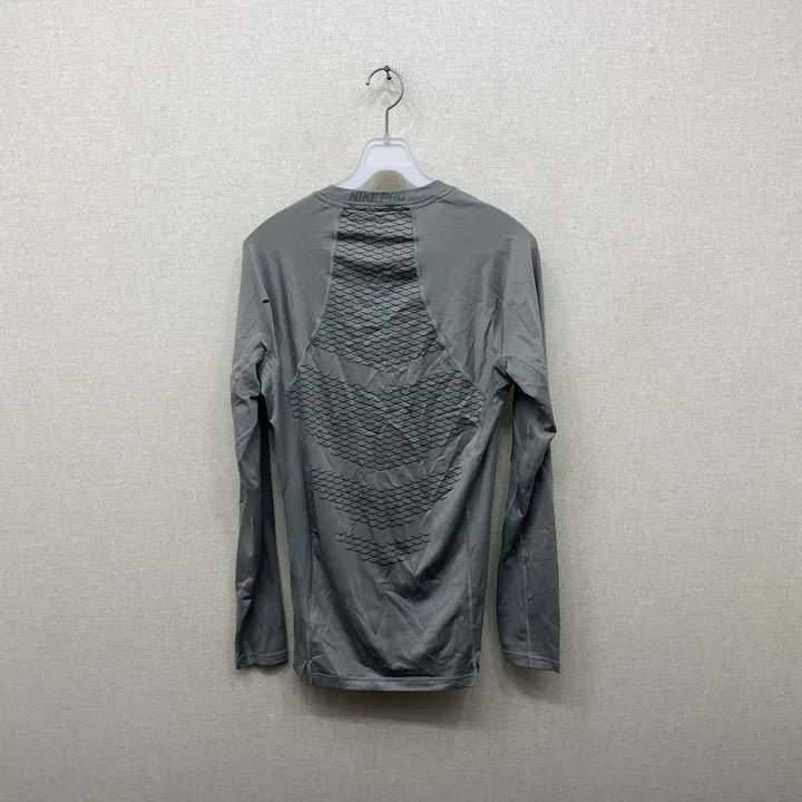 [BUNJANG] Nike Functional Long Sleeve T-shirt 105 / 나이키 기능성 긴팔티 105
