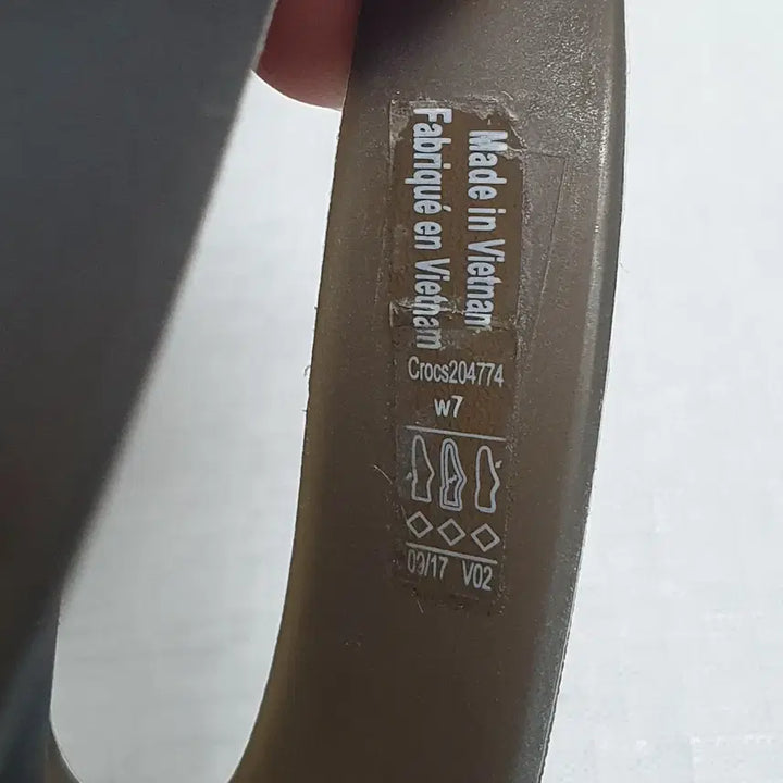 [BUNJANG] 240mm 크록스 슬링백 이사벨라 미니웨지 샌들 블랙 W7 / 240mm 크록스 슬링백 이사벨라 미니웨지 샌들 블랙 W7
