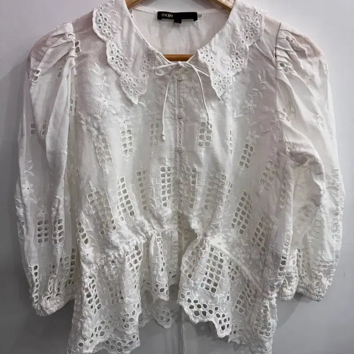 [SOLD OUT] maje 마쥬 오픈워크 자수 블라우스