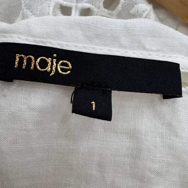 [SOLD OUT] maje 마쥬 오픈워크 자수 블라우스