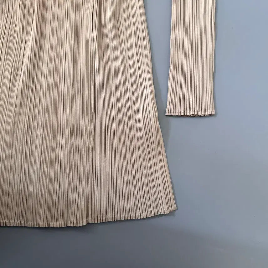 [BUNJANG] 이세이미야케 플리츠플리즈 pleats please 가디건 / 이세이미야케 플리츠플리즈 pleats please 가디건